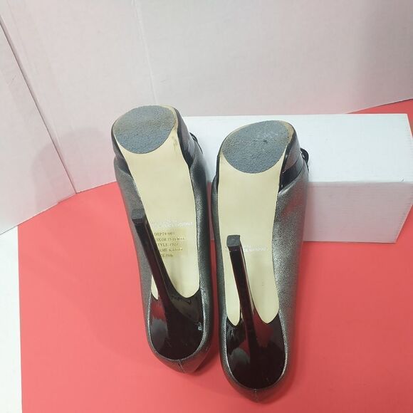 Women’s BAKERS SZ 8B  High Stiletto Heel  Peep Toes  pole shoes Silver/Black - Picture 8 of 12